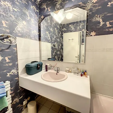 Daire F3 A 600m Du Centre Ville, Vue Sur Mer, Balcon - Fr-1-361-167 Granville