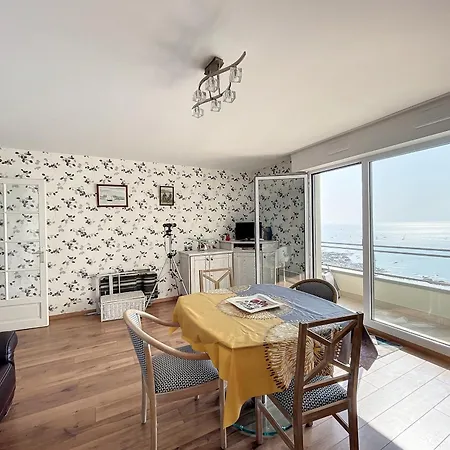 F3 A 600m Du Centre Ville, Vue Sur Mer, Balcon - Fr-1-361-167 Daire