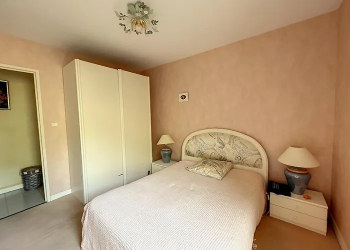 Appartement F3 A 600M Du Centre Ville, Vue Sur Mer, Balcon - Fr-1-361-167